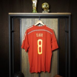 Spain 2014/15 Home Jersey – Xavi #8 – XL – Red Adidas Shirt MPN: G85279